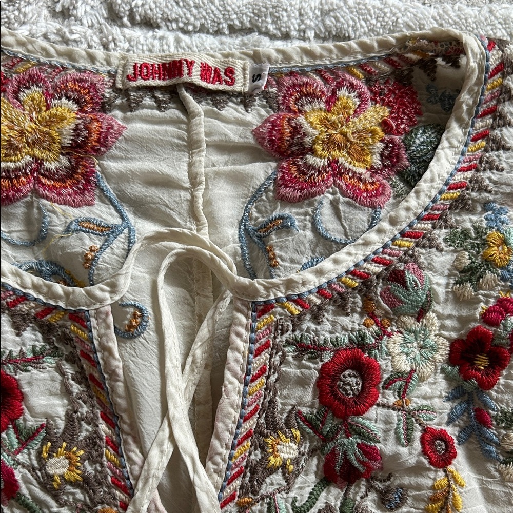 Johnny was Embroidered Floral Cream Blouse - Picture 2 of 5